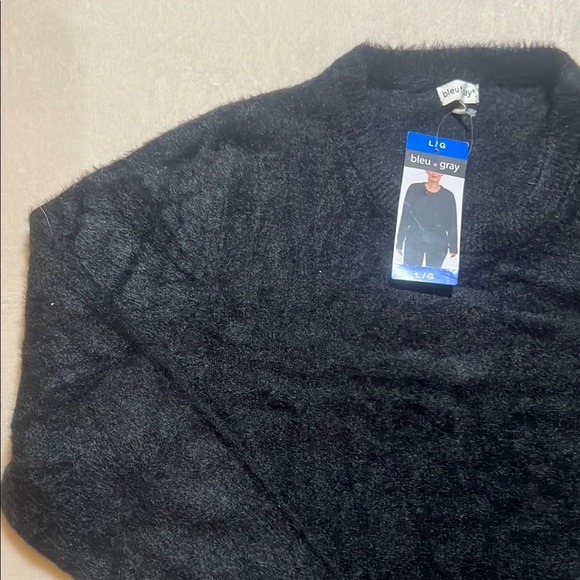 NWT Women’s Bleu Gray Ultra Soft Fuzzy Black Crew Neck Sweater sz L - Picture 3 of 9